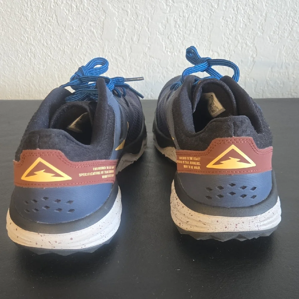 Nike Men's Athletic Shoes in Blue and Cream with Reddish Brown. - Picture 4 of 9